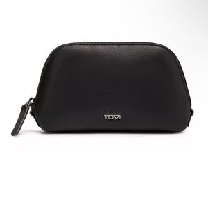Tumi cosmetics pouch - almost new